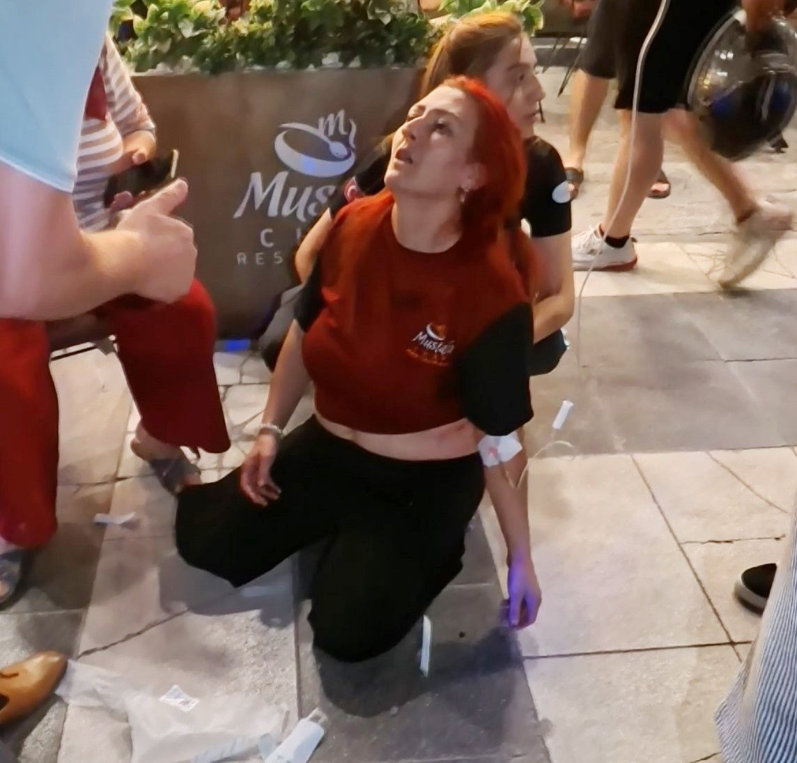 Eski eşinin çalıştığı restoranı basıp, önüne gelene ateş etti! Saldırı öncesi video çekmiş... - Sayfa 7