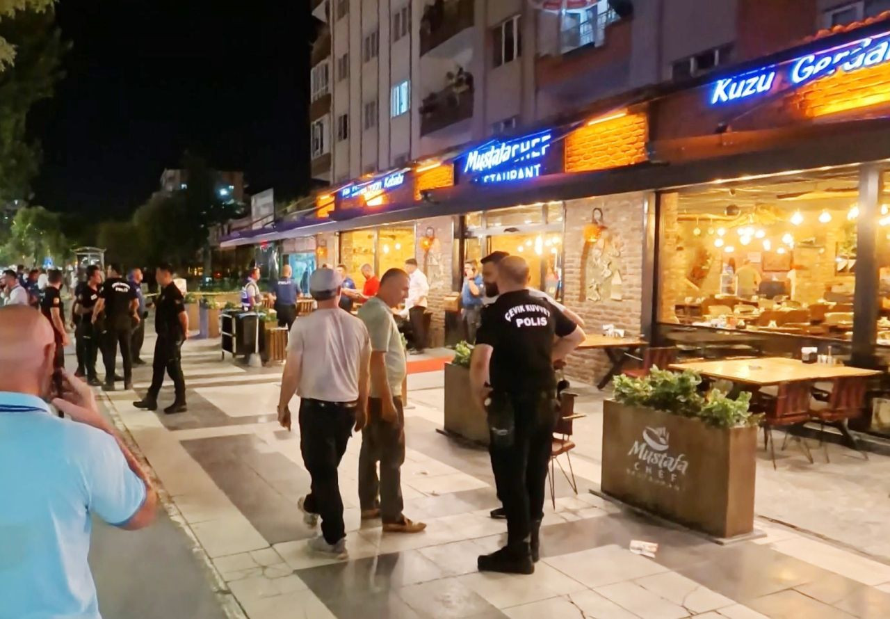 Eski eşinin çalıştığı restoranı basıp, önüne gelene ateş etti! Saldırı öncesi video çekmiş... - Sayfa 3