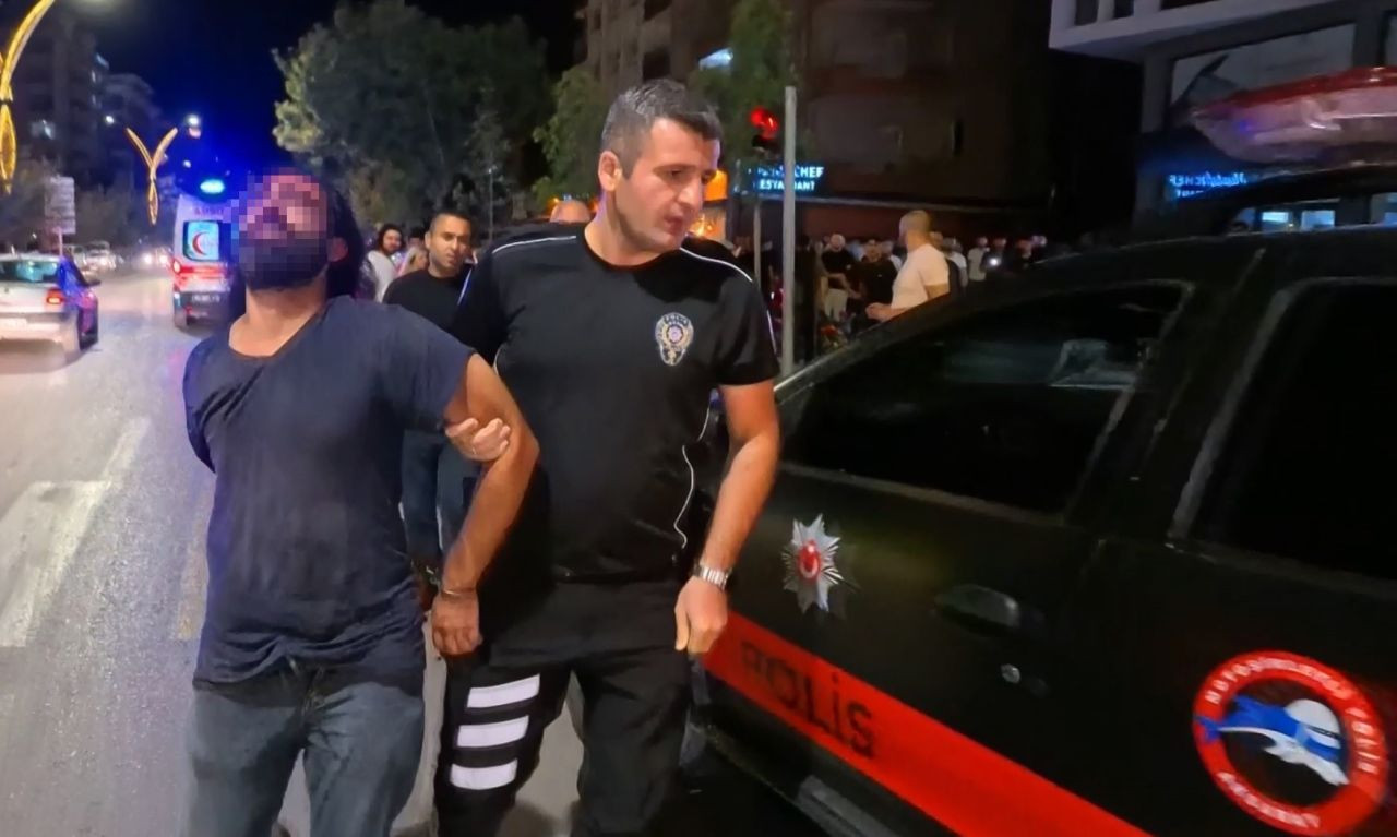 Eski eşinin çalıştığı restoranı basıp, önüne gelene ateş etti! Saldırı öncesi video çekmiş... - Sayfa 13