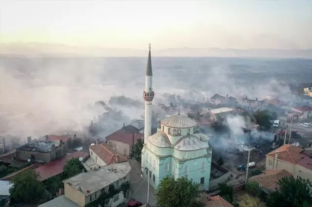 Çanakkale'de kabus sürüyor... Fırtına gibi esen rüzgar alevleri taşıdı, 5 köy boşaltıldı! - Sayfa 6