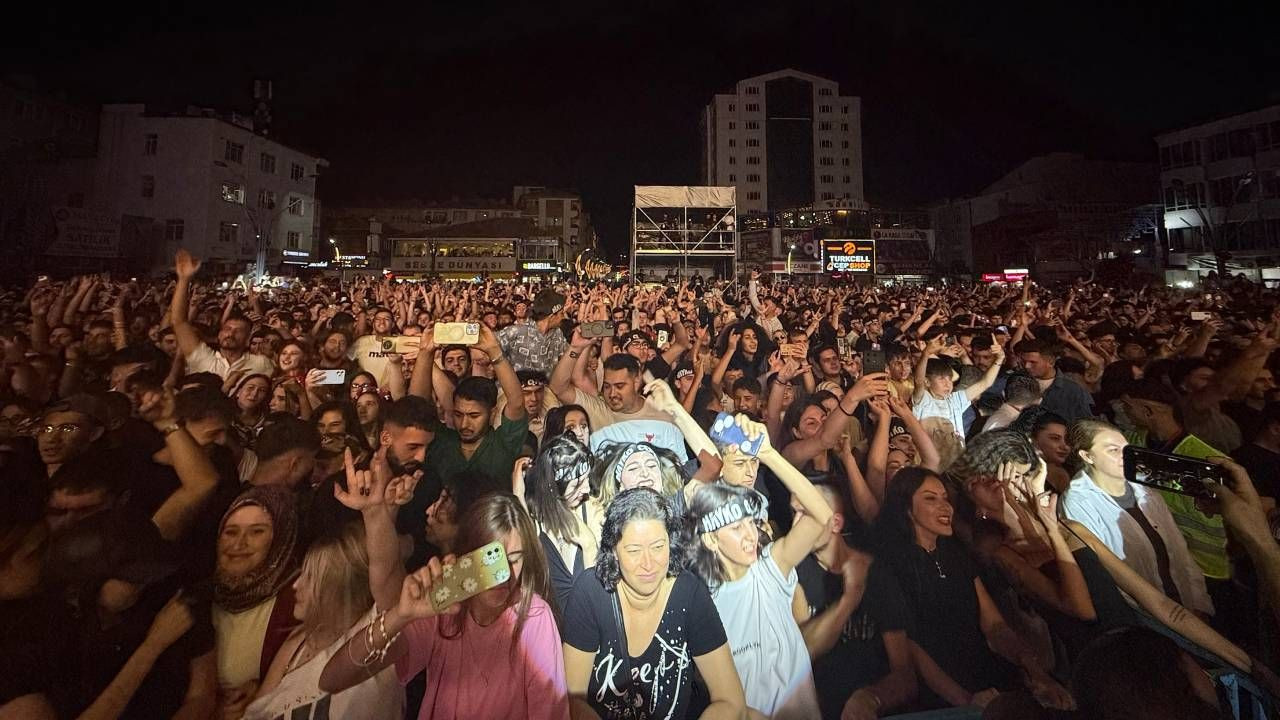 Yozgatlı rockçı Hayko Cepkin, Sorgun'u salladı! İlk kez hemşerileri ile bir araya geldi - Sayfa 4