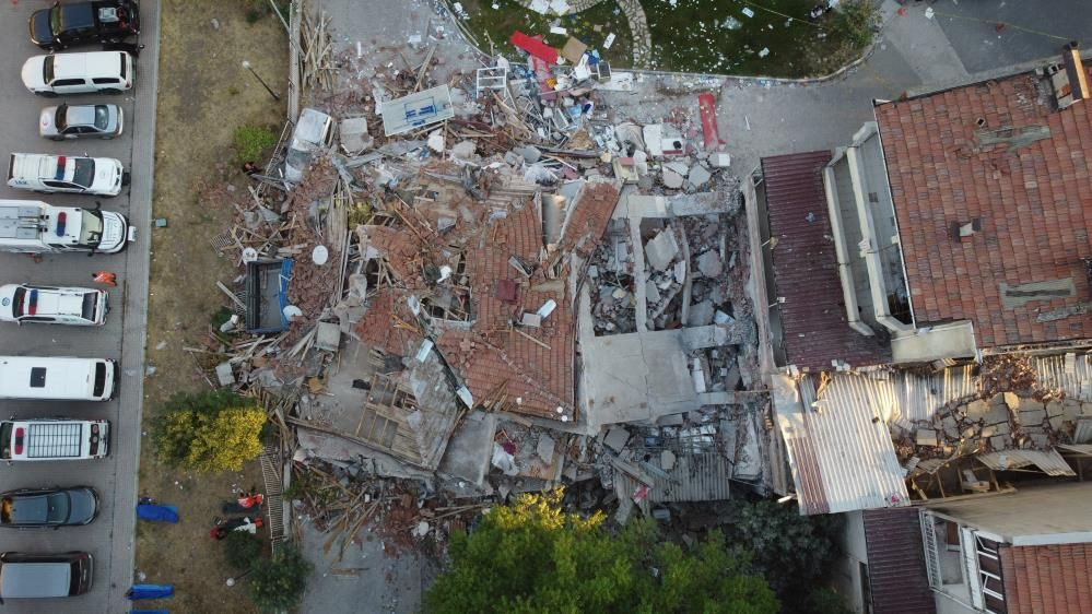 6,1’lik Balıkesir depreminde yıkım ve acı! Gün aydınlandı, hasar ortaya çıktı! Enkaz havadan böyle görüntülendi - Sayfa 8