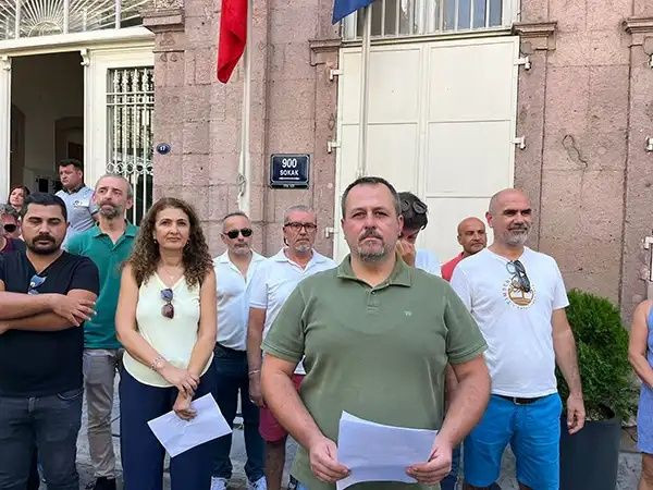 İzmir'de kooperatif mağdurlarından Cemil Tugay’a sert tepki: Depremde yaşanacak can kayıplarından bizzat sorumlu olacaksınız! - Sayfa 3