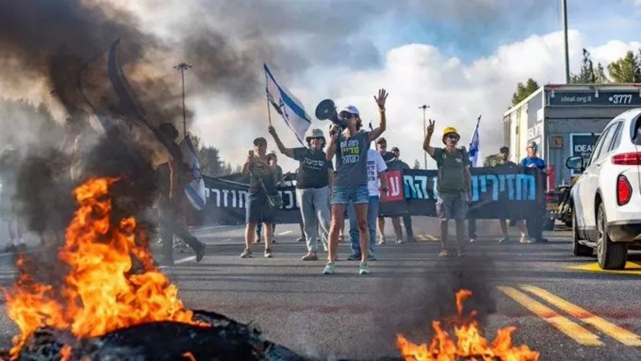 İsrail'de hayat durdu! Yeni işgal planı rehine ailerini ayağa kaldırdı! 32 kişi gözaltında - Sayfa 11