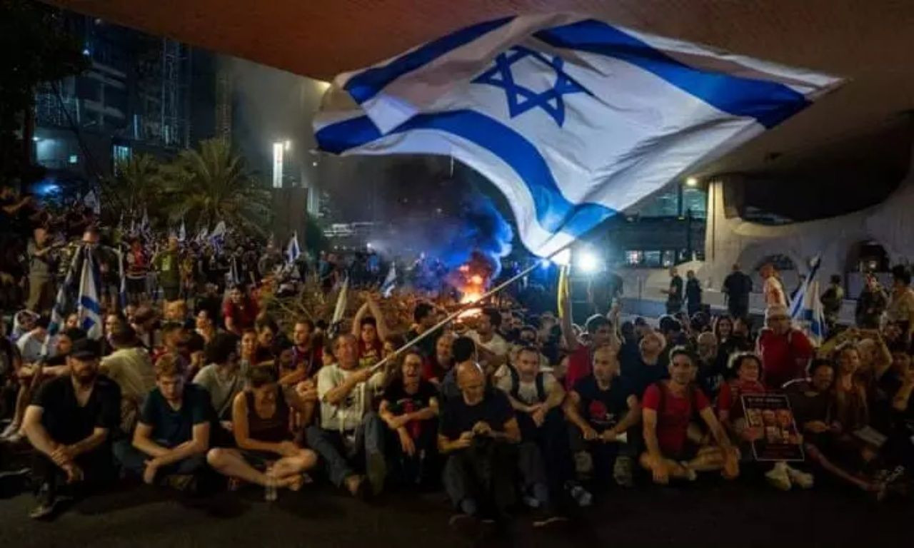 İsrail'de hayat durdu! Yeni işgal planı rehine ailerini ayağa kaldırdı! 32 kişi gözaltında - Sayfa 4