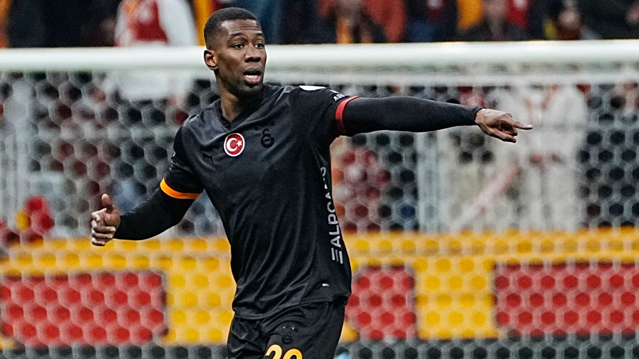 Galatasaray'da ayrılık fırtınası başlıyor: 3 oyuncu bu hafta gidiyor, 4 yıldızın geleceği belirsiz - Sayfa 6