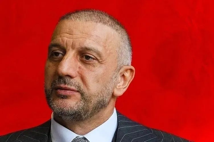 Ruhsatsız silahlar, seri atış aparatları, çelik yelek… İBB'deki yolsuzluk çetesinden kiralık katil planı deşifre oldu! Talimatı veren sır avukat aranıyor! - Sayfa 7