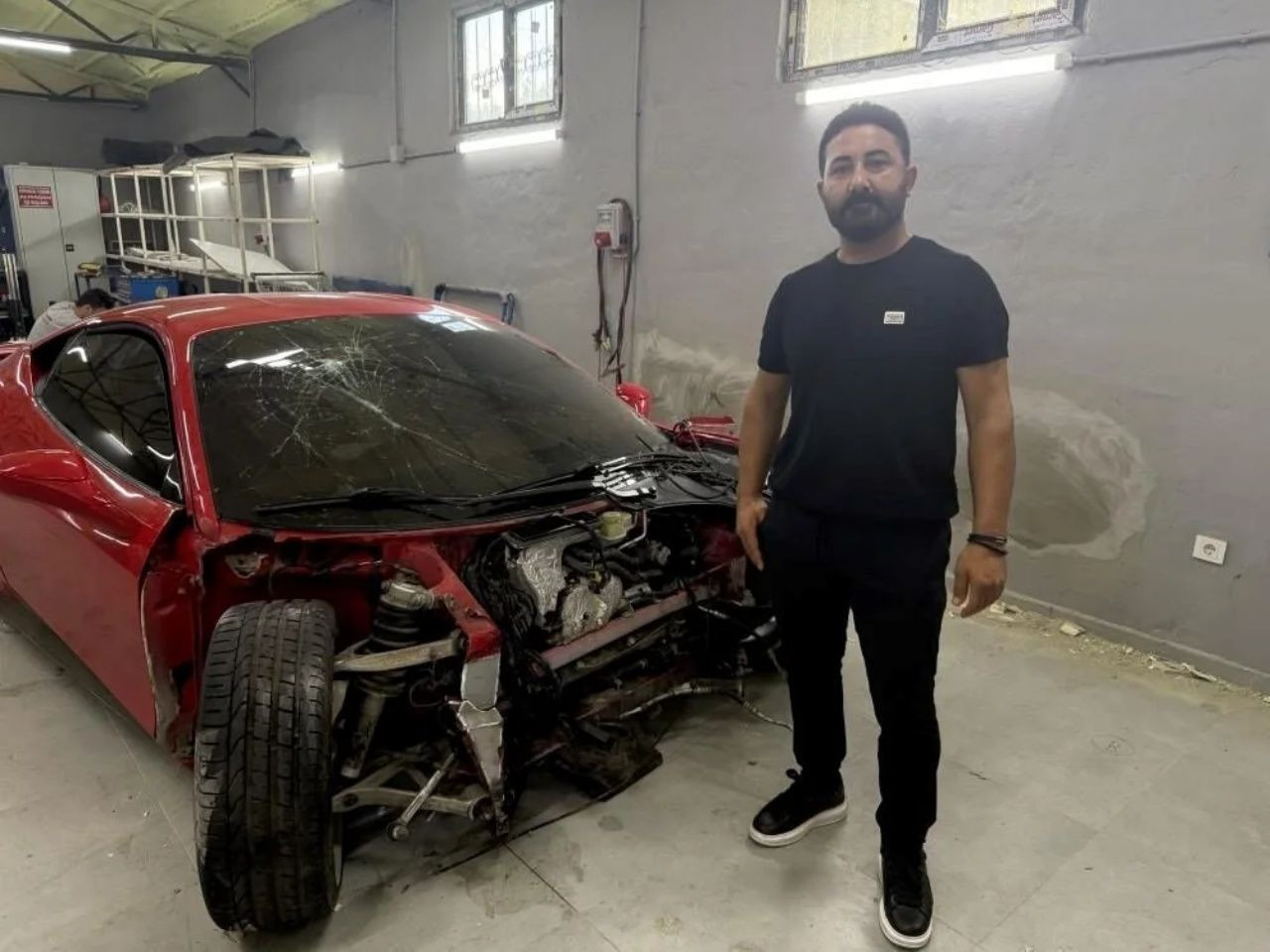 Kazalı Ferrari’ye sürpriz talip! Ünlü futbolcu satın aldı, fiyat şaşırttı - Sayfa 1