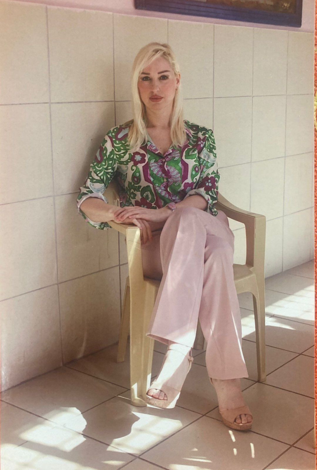 Lüks hayattan plastik sandalyeye... Adnan Oktar'ın baş kediciği Merve Büyükbayrak’ın cezaevi fotoğrafları paylaşıldı - Sayfa 4