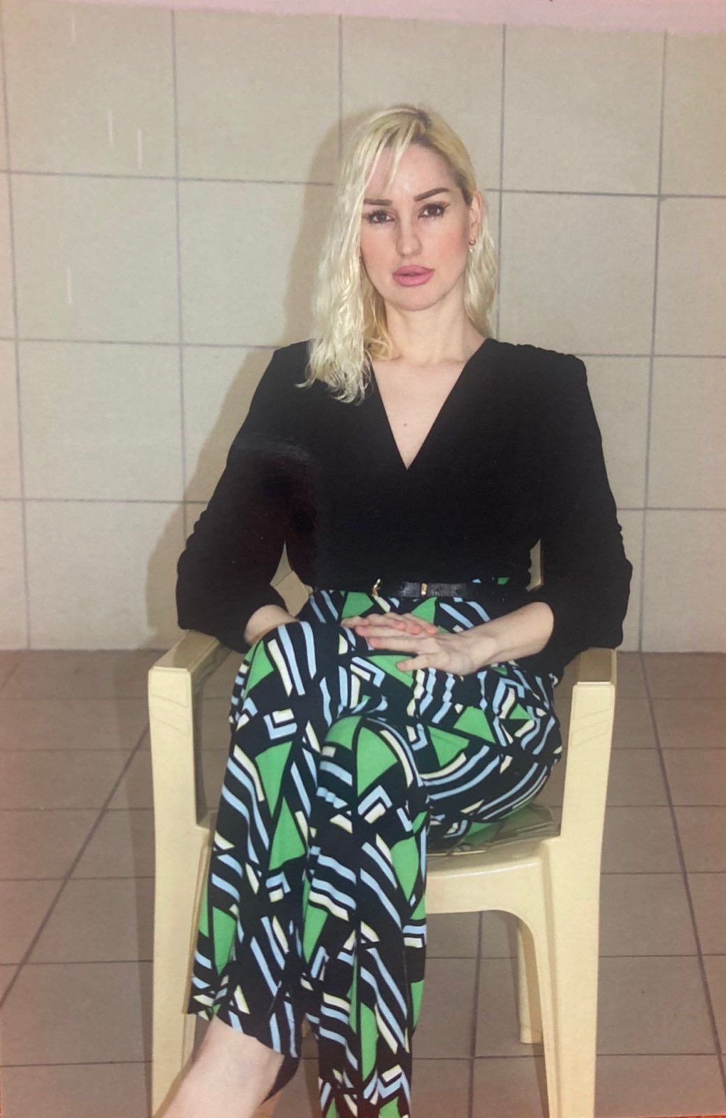 Lüks hayattan plastik sandalyeye... Adnan Oktar'ın baş kediciği Merve Büyükbayrak’ın cezaevi fotoğrafları paylaşıldı - Sayfa 5