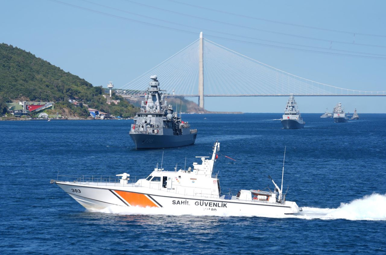 Mavi Vatan'da tarihi an! Atatürk’ün mirası yeniden denizlerde... Savarona ve TCG Anadolu Boğaz'dan yan yana geçiyor! - Sayfa 19