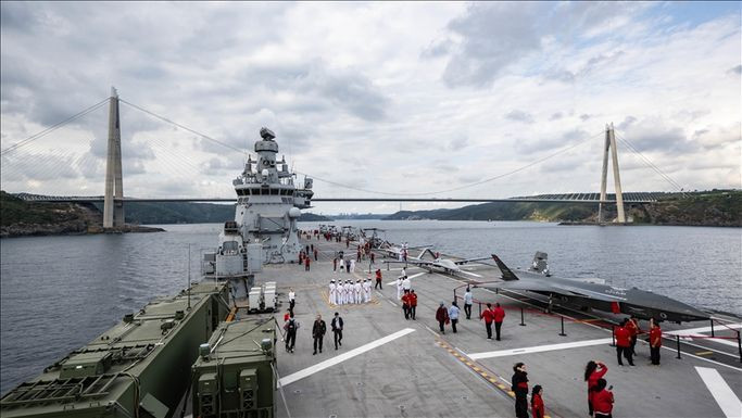 Mavi Vatan'da tarihi an! Atatürk’ün mirası yeniden denizlerde... Savarona ve TCG Anadolu Boğaz'dan yan yana geçiyor! - Sayfa 5