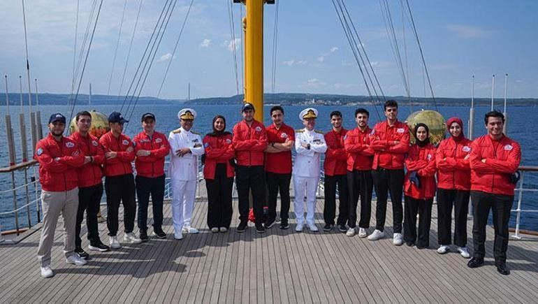 Mavi Vatan'da tarihi an! Atatürk’ün mirası yeniden denizlerde... Savarona ve TCG Anadolu Boğaz'dan yan yana geçiyor! - Sayfa 11