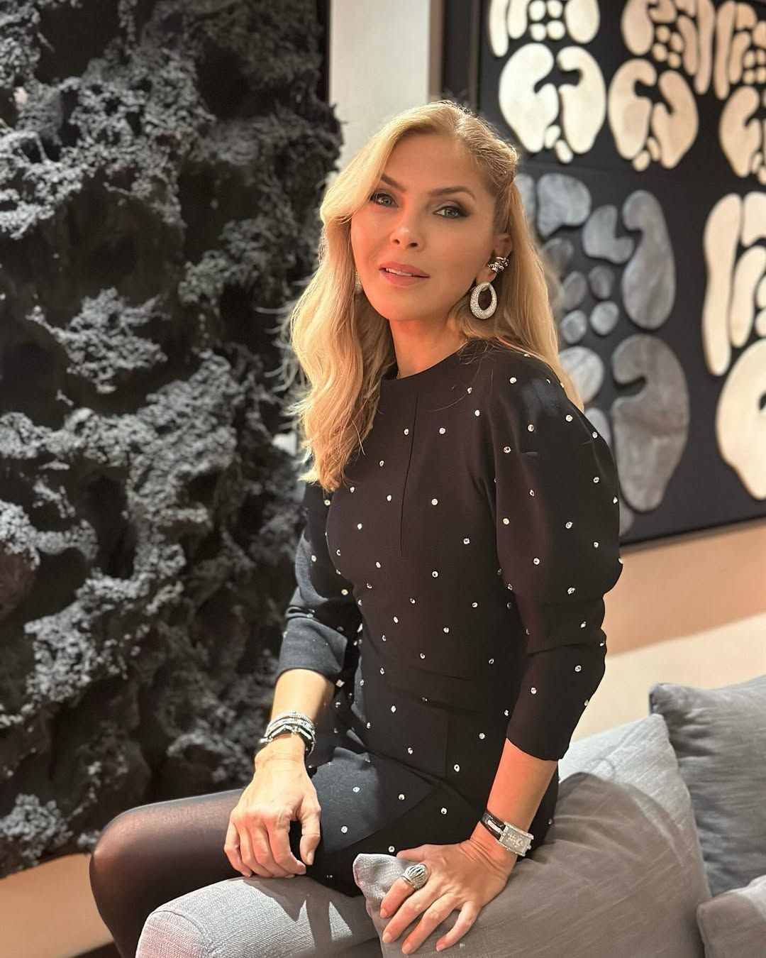 Hande Erçel ve Hakan Sabancı ayrıldı! Arzu Sabancı'dan olay paylaşım: 3 yıllık aşkın sona ermesini o mu istedi? - Sayfa 7