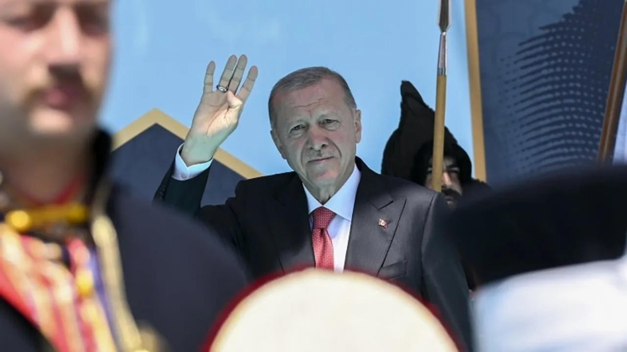 Cumhurbaşkanı Erdoğan’dan Malazgirt Zaferi mesajı: Anadolu’yu ebedî yurt kılan irade bugün de dimdik ayakta!