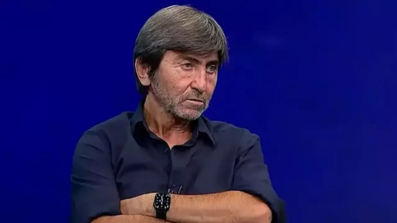 Rıdvan Dilmen'den Süper Lig'e Tarihi Eleştiri: "Türkiye'de Futbol Falan Yok, Ağır Sikletler Hafif Sikletlerle Dövüşüyor!"