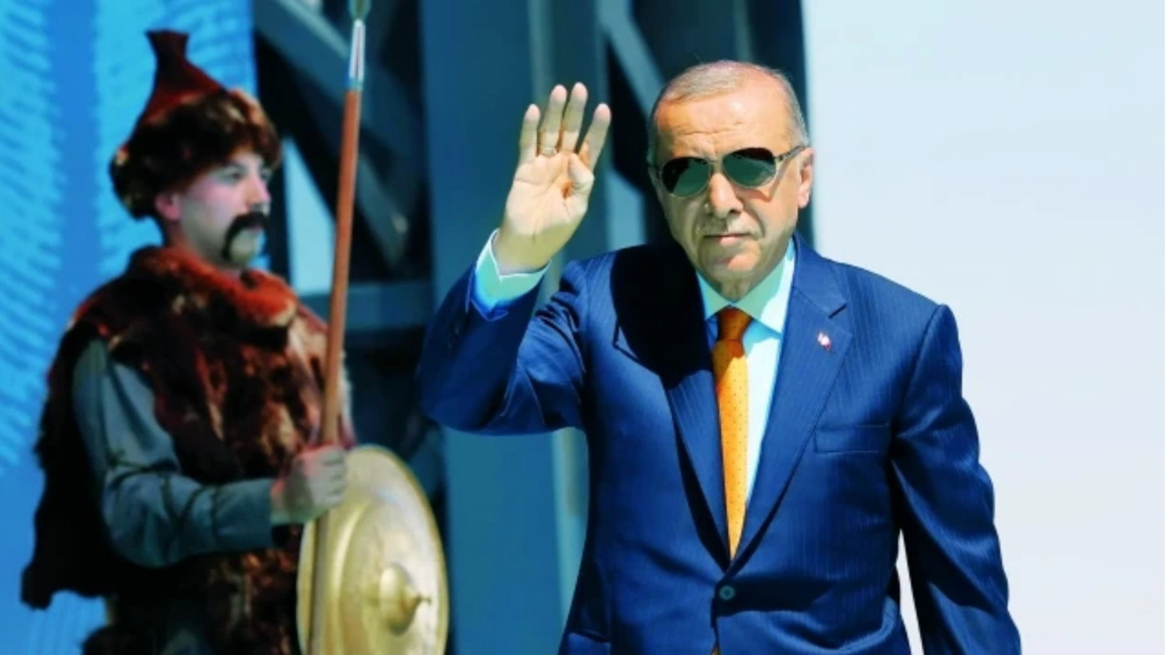 Cumhurbaşkanı Erdoğan'ın YPG'ye "Kılıç kınından çıkarsa kelama yer kalmaz" mesajı manşetlerde! Hangi gazete nasıl gördü?