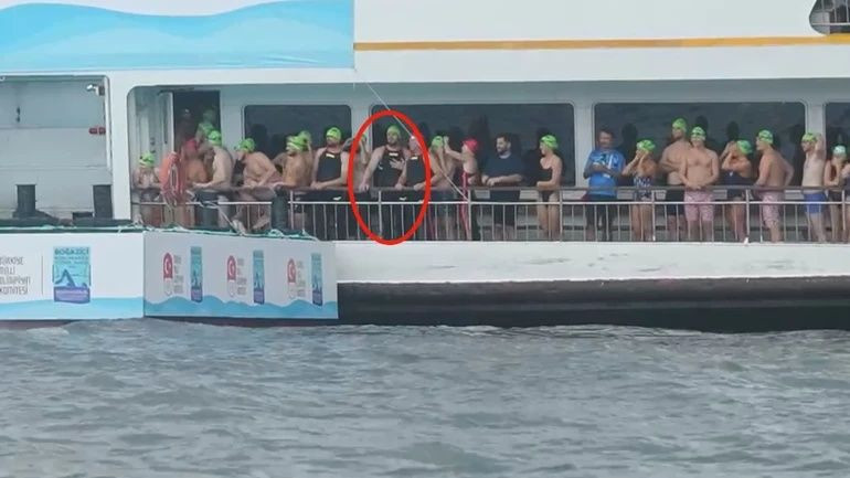 İstanbul Boğazı’nda kaybolan Rus yüzücü Nikolai Svechnikov’un son görüntüleri ortaya çıktı! Otel lobisinden vapura... - Sayfa 5