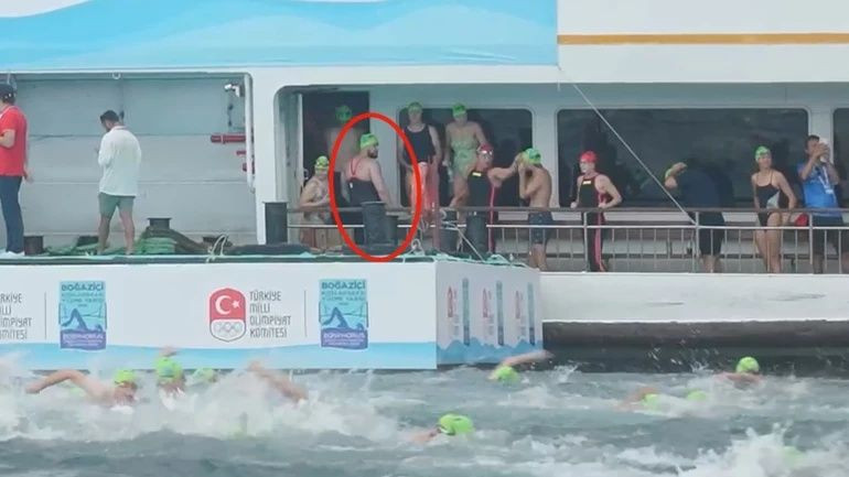 İstanbul Boğazı’nda kaybolan Rus yüzücü Nikolai Svechnikov’un son görüntüleri ortaya çıktı! Otel lobisinden vapura... - Sayfa 4