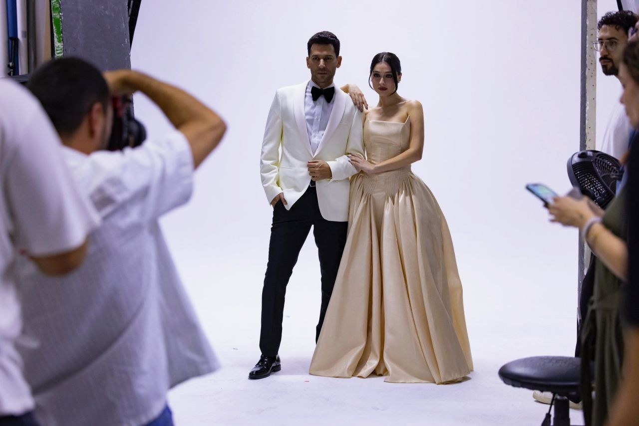 Cemre Baysel'in yeni imajı olay yarattı: Güller ve Günahlar dizisi için saçlarını simsiyah yaptı! - Sayfa 4