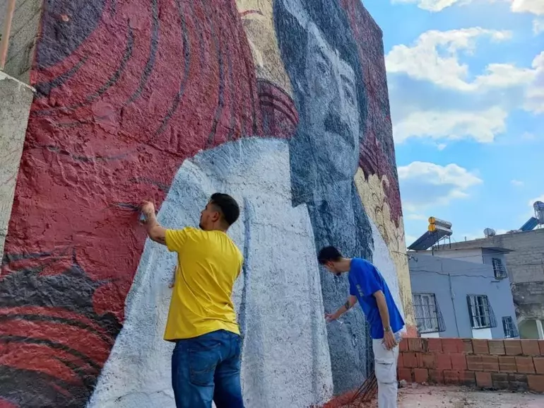 Ferdi Tayfur ve Müslüm Gürses'e vefa! Büyüdükleri mahalleye portreleri çizildi - Sayfa 3