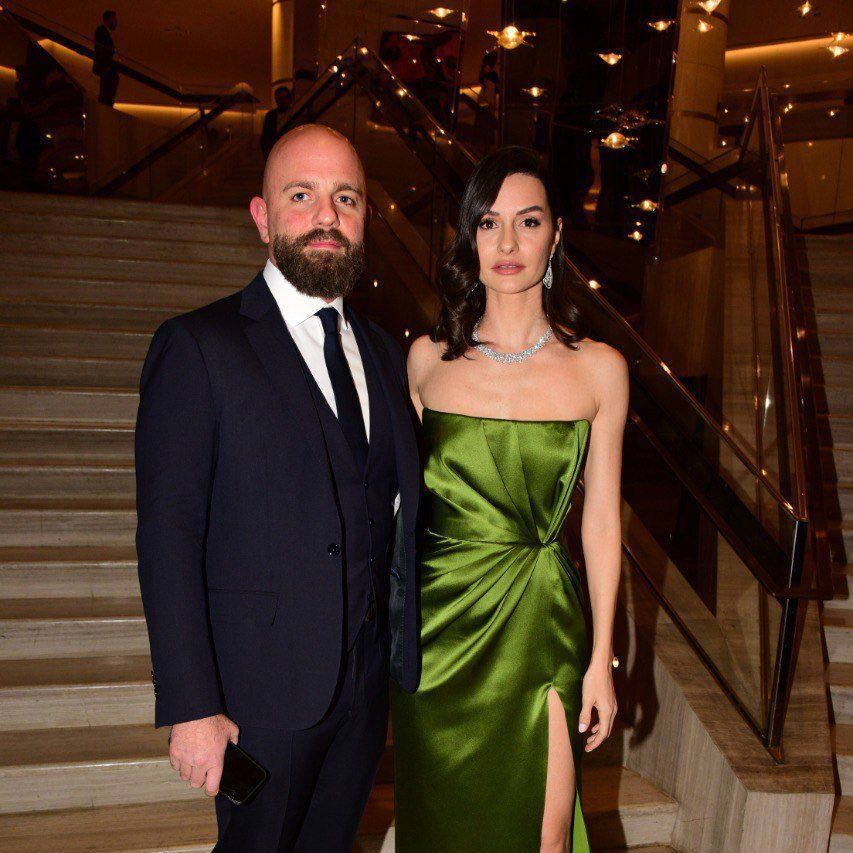 Yasemin Özilhan ile İzzet Özilhan resmen boşandı! Aldatma iddialarına yanıt geldi - Sayfa 2