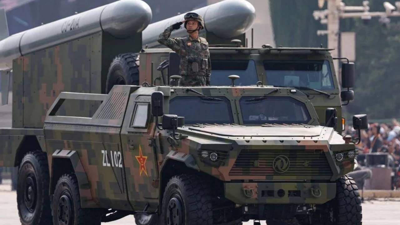 Gizli Silahlar sahneye çıktı! Çin'den güç gösterisi - Sayfa 1