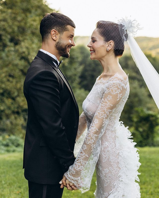 Berk Oktay ve Yıldız Çağrı Atiksoy'dan boşanma iddialarına romantik yanıt! Kırgızistan'da aşk pozu - Sayfa 1