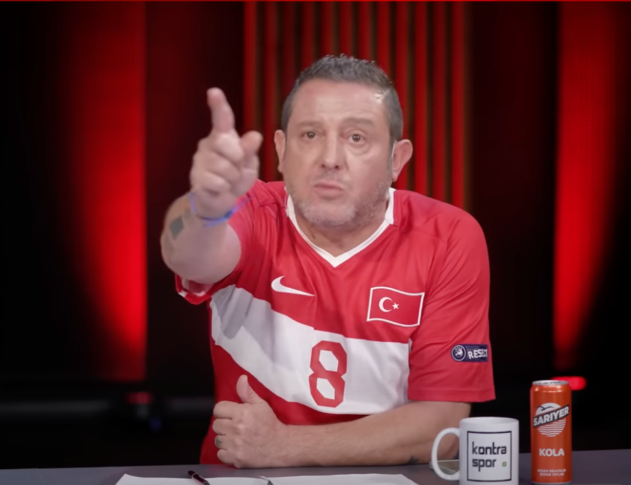 Nihat Kahveci İbrahim Hacıosmanoğlu'na canlı yayında ateş püskürdü: "Topu görse karakola götürür, futboldan bihaber!" - Sayfa 7