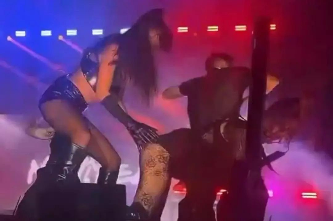 Manifest’in ilk +18 konseri tartışma yarattı: 12 bin kişi izledi, sosyal medya ayağa kalktı! Soruşturma başlatıldı - Sayfa 7