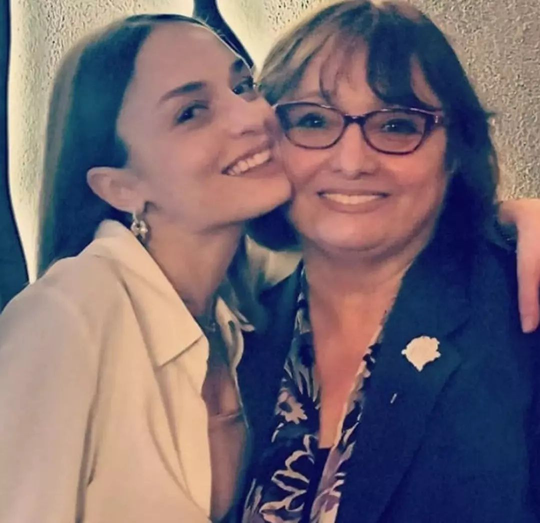 Nilperi Şahinkaya intihar mı etti? Annesinin ölümünün ardından “Beni affedin dayanamıyorum” notu paylaştı, saniyeler sonra sildi! Haber alınamıyor... - Sayfa 4