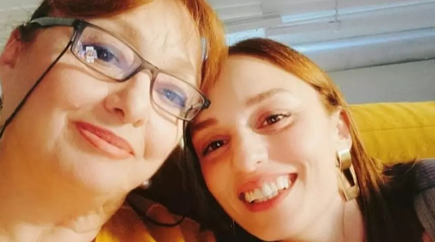 Nilperi Şahinkaya intihar mı etti? Annesinin ölümünün ardından “Beni affedin dayanamıyorum” notu paylaştı, saniyeler sonra sildi! Haber alınamıyor... - Sayfa 2