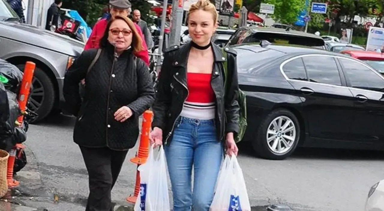 Nilperi Şahinkaya intihar mı etti? Annesinin ölümünün ardından “Beni affedin dayanamıyorum” notu paylaştı, saniyeler sonra sildi! Haber alınamıyor... - Sayfa 5