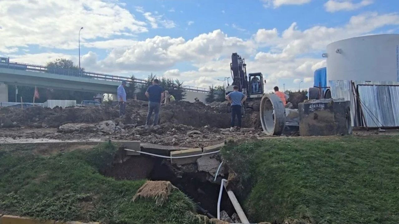 AVM otoparkı göle döndü! Kadıköy’de su borusu patladı - Sayfa 2