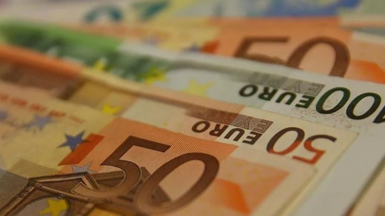 Euro yeni güne yeni rekorla başladı - Sayfa 1