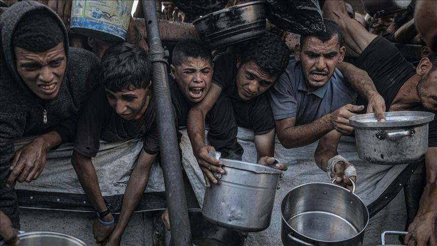 Masum kanıyla ziyafet! Çarpıcı gerçek:  Bu karedekiler Gazze'de insanları açlıktan öldürüyor! - Sayfa 9
