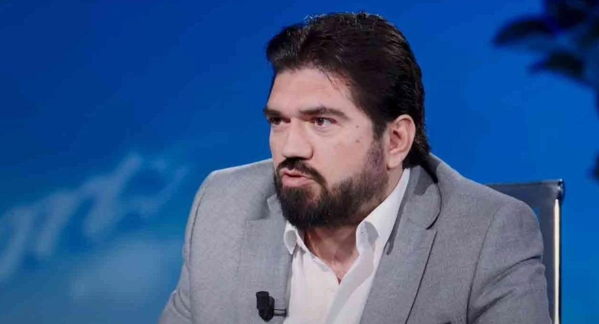 Rasim Ozan Kütahyalı ikinci kez evlendi! İşte eşi Pınar Ayvaz ve nikah görüntüleri - Sayfa 1