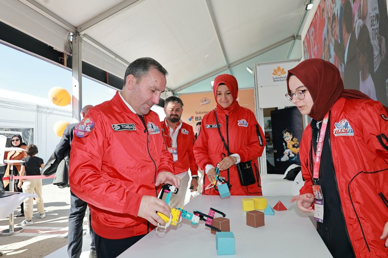 TEKNOFEST 2025’te Sultanbeyli Belediyesi rüzgarı! Stand büyük ilgi gördü, Alkaravlı takımı gururlandırdı - Sayfa 5