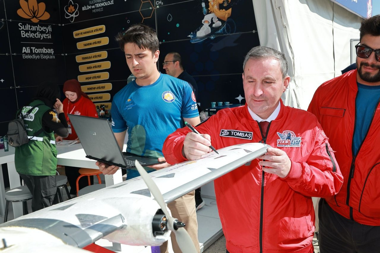 TEKNOFEST 2025’te Sultanbeyli Belediyesi rüzgarı! Stand büyük ilgi gördü, Alkaravlı takımı gururlandırdı - Sayfa 7