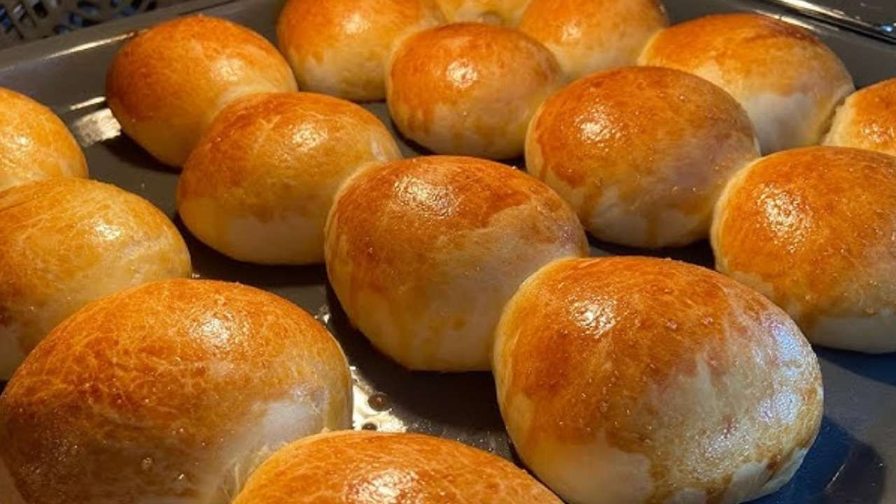 Hamura 1 kaşık eklemek yetiyor; Dereotlu poğaçanın kıyır kıyır olmasını sağlıyor - Sayfa 6