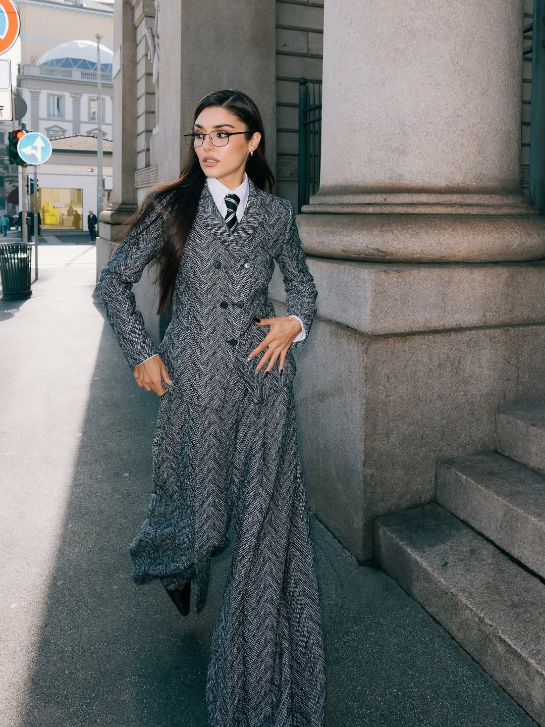 Hande Erçel, maskülen tarzıyla Milano Moda Haftası’na damga vurdu! - Sayfa 9