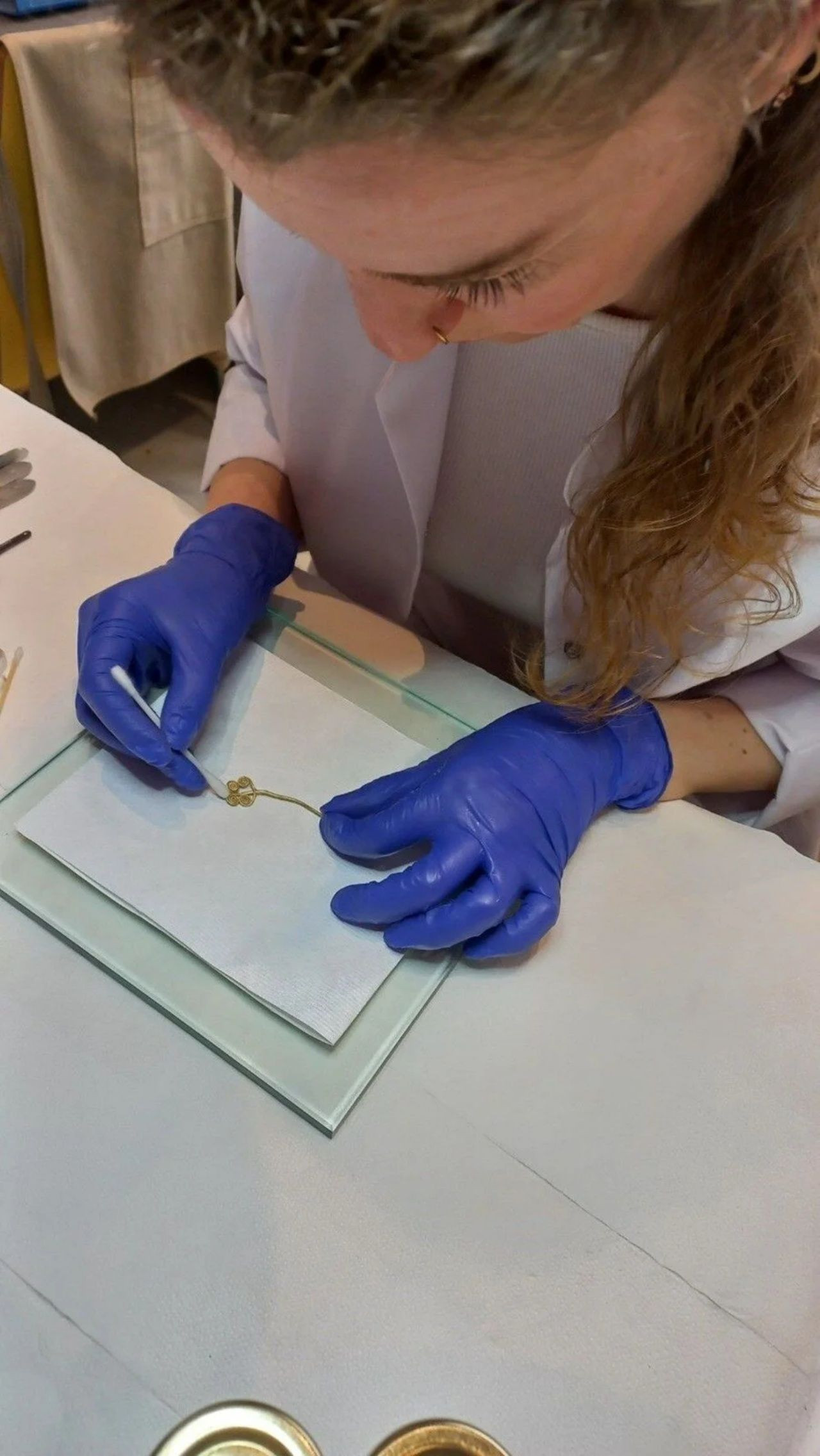 Troya’da eşsiz hazine keşfi! 4.500 yıllık altın broş ve ender yeşim taşı gün yüzüne çıktı - Sayfa 1