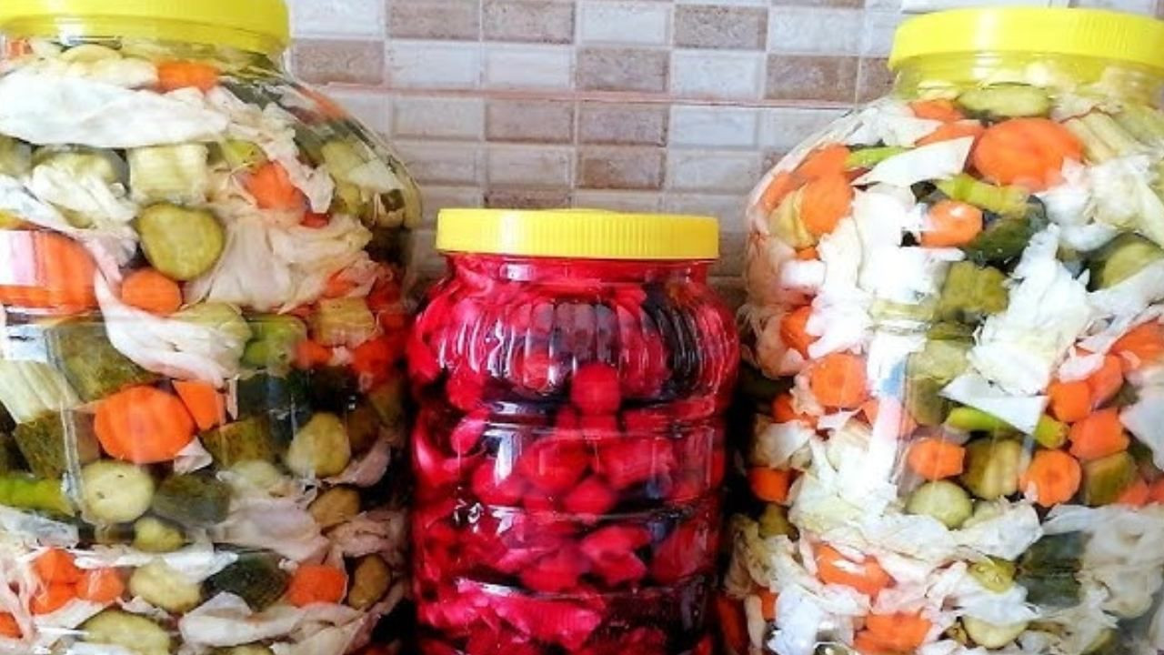 41 yıllık turşucu doğru oranı açıkladı... Yumuşamayan ve asla erimeyen sert turşu için 3-4 adet ekleyin - Sayfa 15