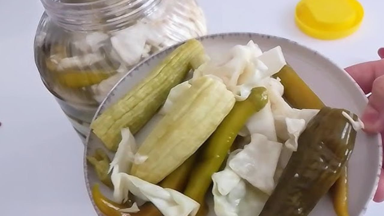 41 yıllık turşucu doğru oranı açıkladı... Yumuşamayan ve asla erimeyen sert turşu için 3-4 adet ekleyin - Sayfa 6