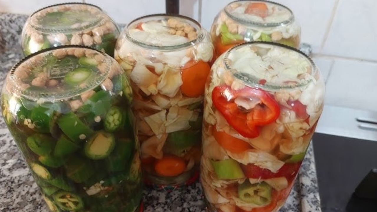 41 yıllık turşucu doğru oranı açıkladı... Yumuşamayan ve asla erimeyen sert turşu için 3-4 adet ekleyin - Sayfa 11