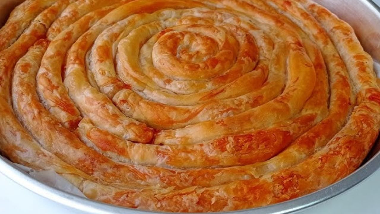 Kastamonu'dan gelen sır... Hamura 1 bardak eklenirse börek asla yumuşamıyor ve çıtır çıtır oluyor! - Sayfa 13