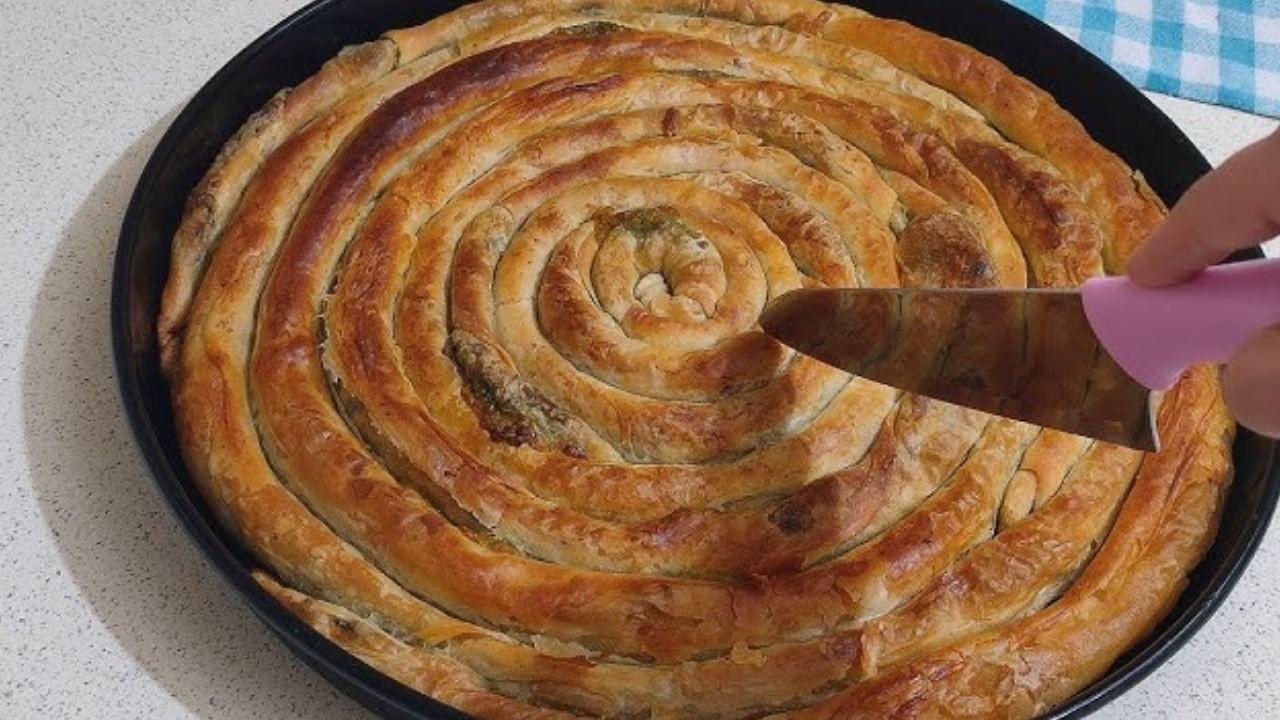 Kastamonu'dan gelen sır... Hamura 1 bardak eklenirse börek asla yumuşamıyor ve çıtır çıtır oluyor! - Sayfa 17