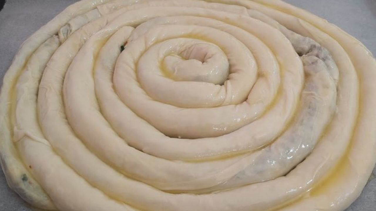 Kastamonu'dan gelen sır... Hamura 1 bardak eklenirse börek asla yumuşamıyor ve çıtır çıtır oluyor! - Sayfa 1