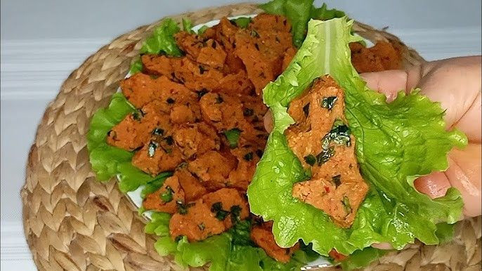 Hatay usulü mercimek köftesinin püf noktası; 1 çay kaşığı ekleyince tam kıvamında ve ölçülü oluyor. - Sayfa 2