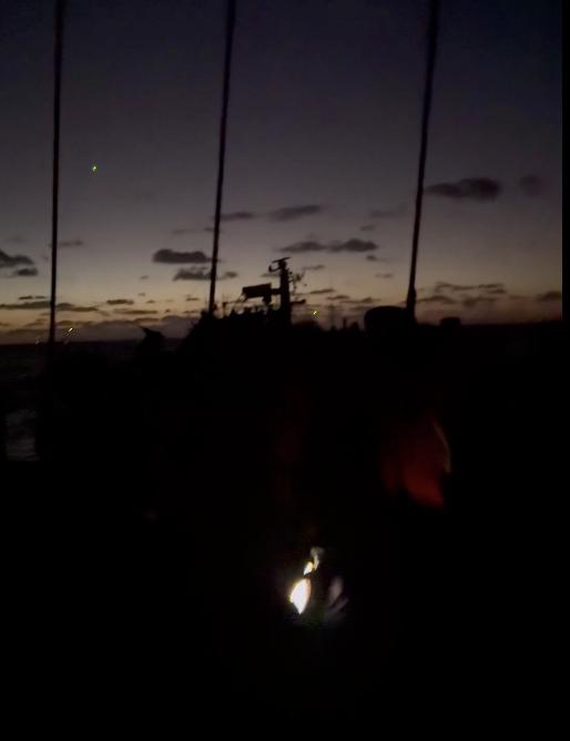 Can yelekleri giyildi, “yüksek alarm” ilan edildi! Sumud Filosu yüksek riskli bölgeye girdi: İsrail donanması taciz ediyor, saldırı an meselesi - Sayfa 5